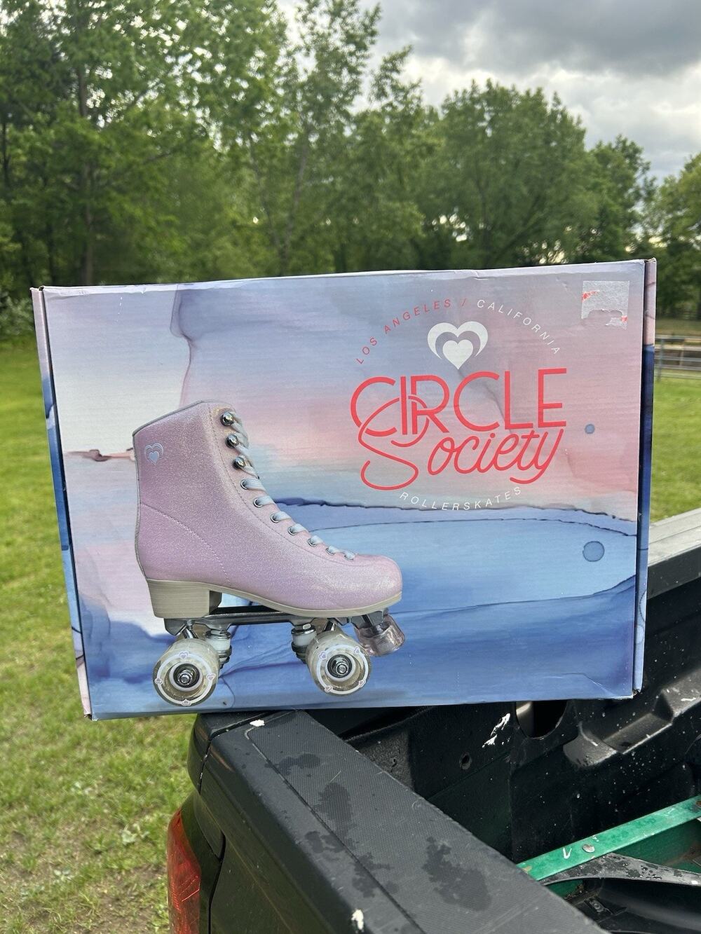 Ladies Circle Society Roller Skates Beautiful Pink Size 7. New